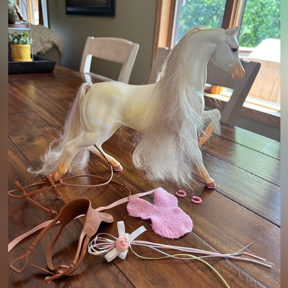 1987 Blinking Beauty Barbie Horse